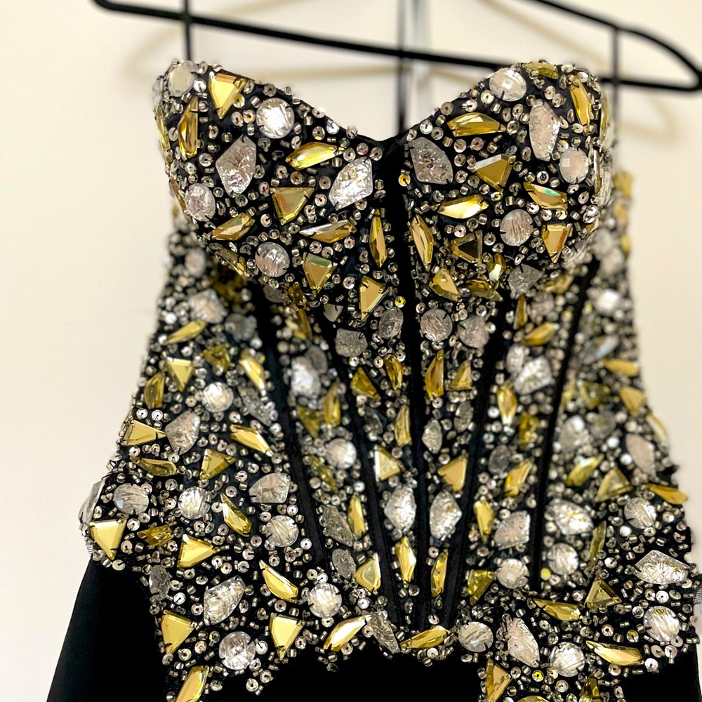 Elegant Strapless Dress